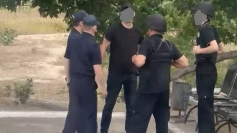 Скандал в поликлинике Актау: пациент рассказал свою версию
