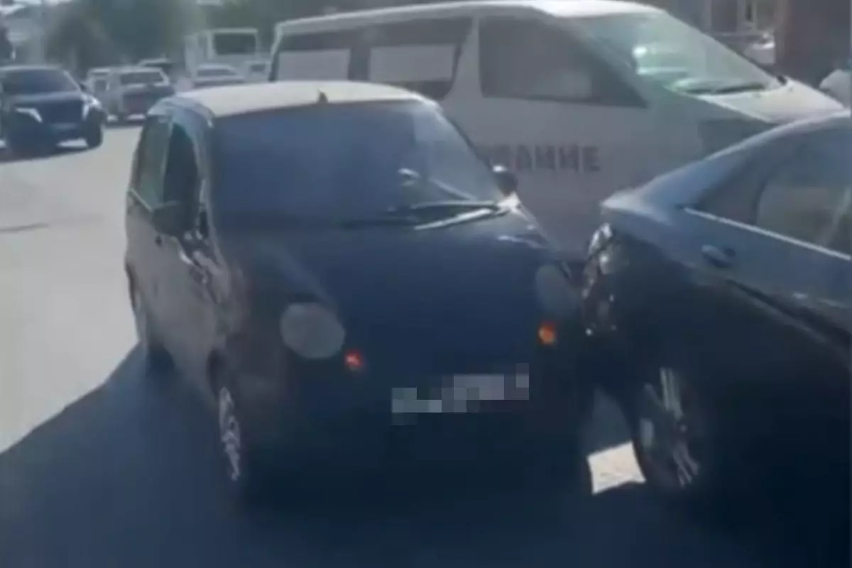 В Атырау полиция проверяет сообщения о возможной автоподставе с Daewoo Matiz
