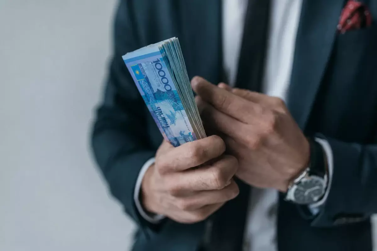 "ҚазАвтоЖол" 2 миллиард теңгелік тендер берген компанияның құжаттары күмән тудырды