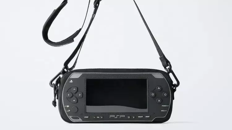 В Zara появилась сумка в стиле PlayStation Portable