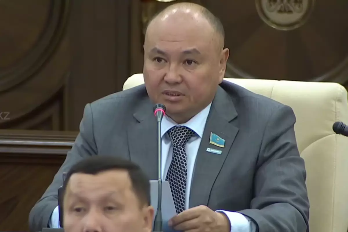 Смерть после пластики: депутат потребовал проверить частные клиники в Казахстане