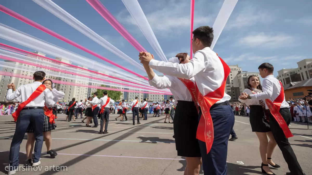 Тікұшақ, қымбат көліктер: Жаңаөзендегі соңғы қоңырауға қатысты полиция тексеру жүргізіп жатыр