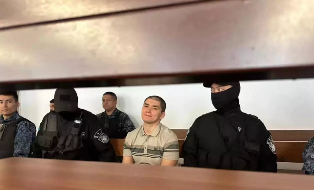 «Біреуінің өлімін жасыру үшін үшеуін өлтірдім»:  Сәрсемәлиев сотта сұмдық жайтты айтты