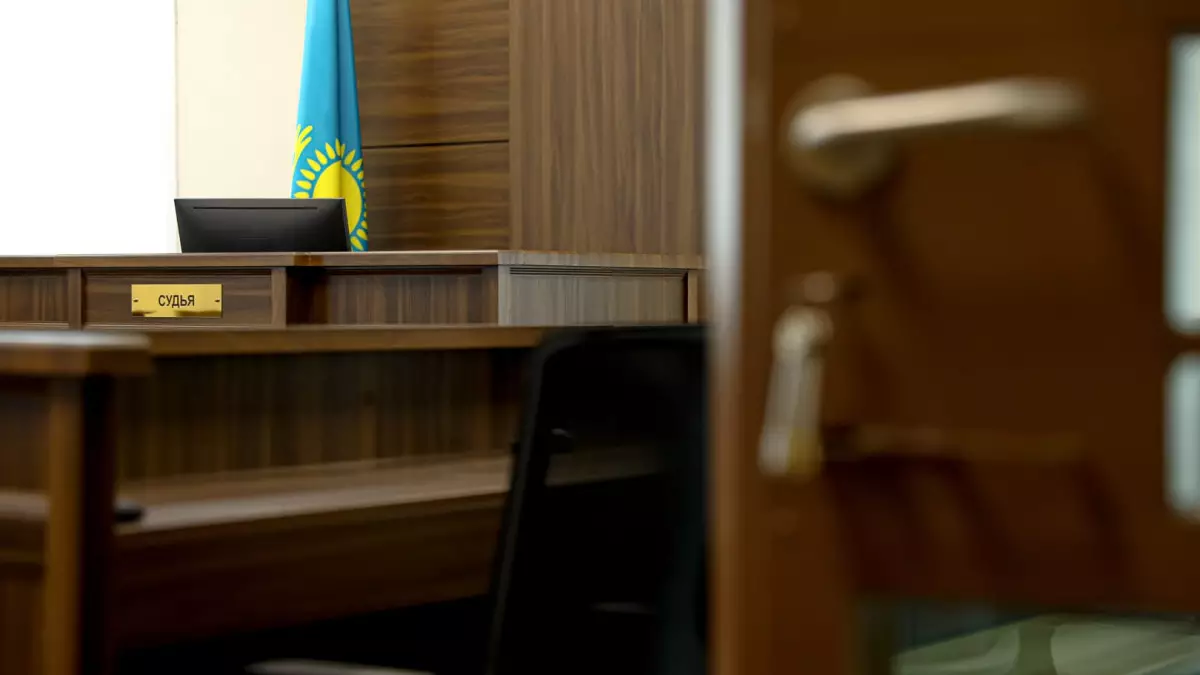 Обвиняемый в смертельном ДТП в Алматы расплакался в суде