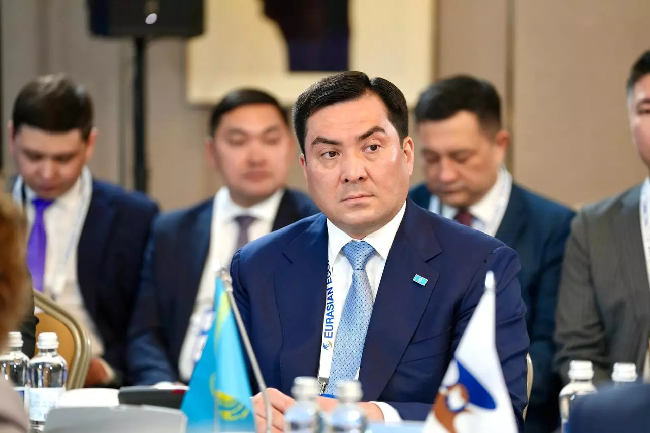 Казахстан намерен поддержать создание единых торговых площадок для нефти, газа и электроэнергии.