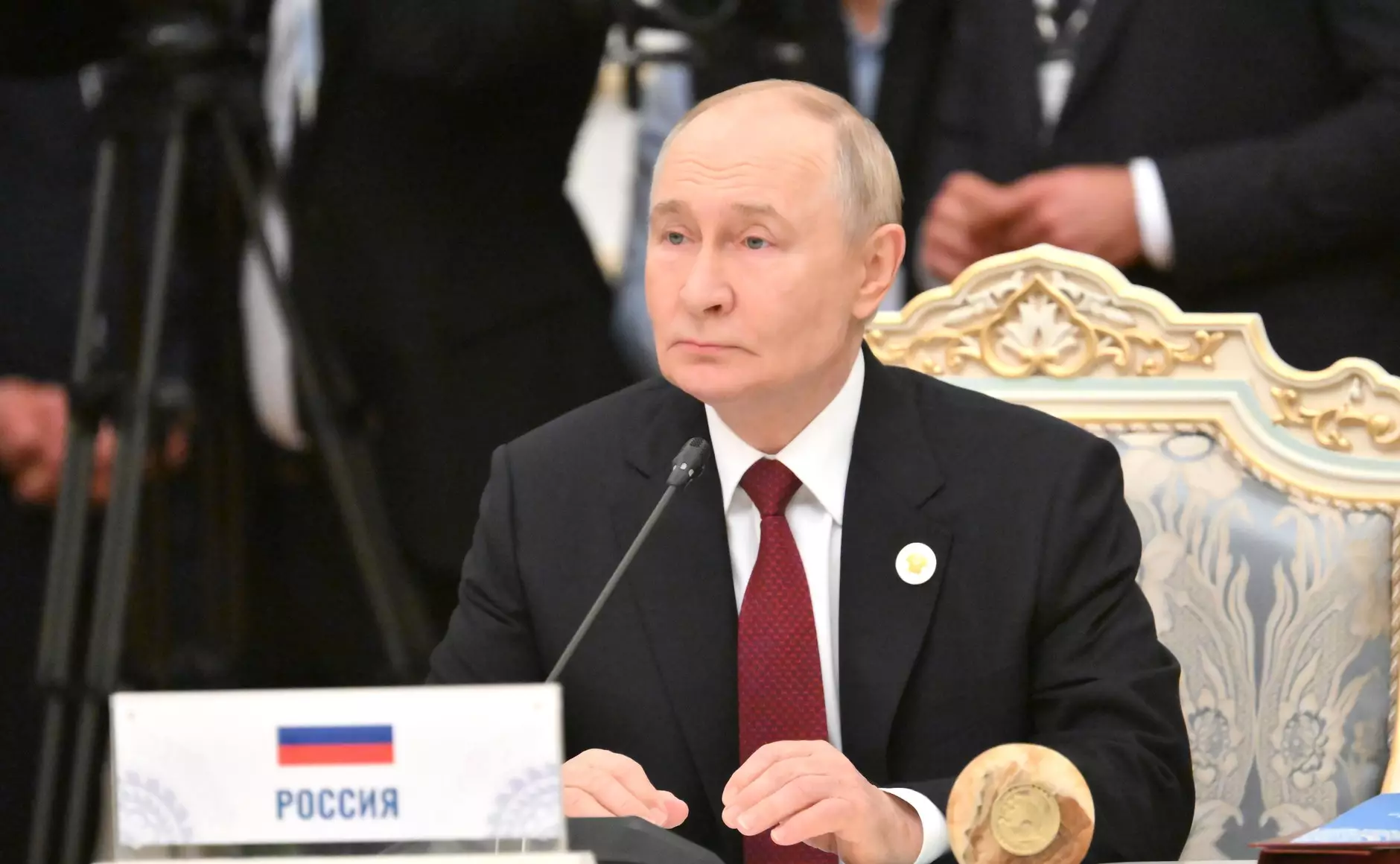 Россия и Казахстан реализуют 70 совместных проектов и фиксируют рост товарооборота, заявил Путин.