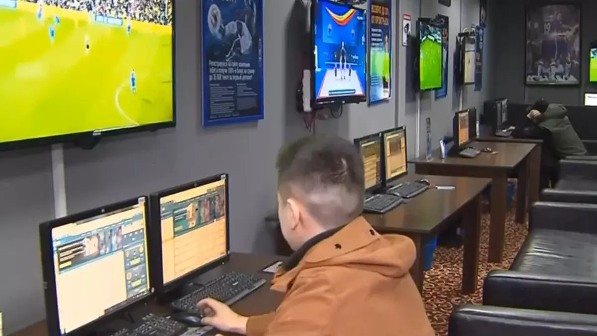 Шымкентте құмар ойынға бәс тіккен 15 мемлекеттік қызметкер жазаға тартылды