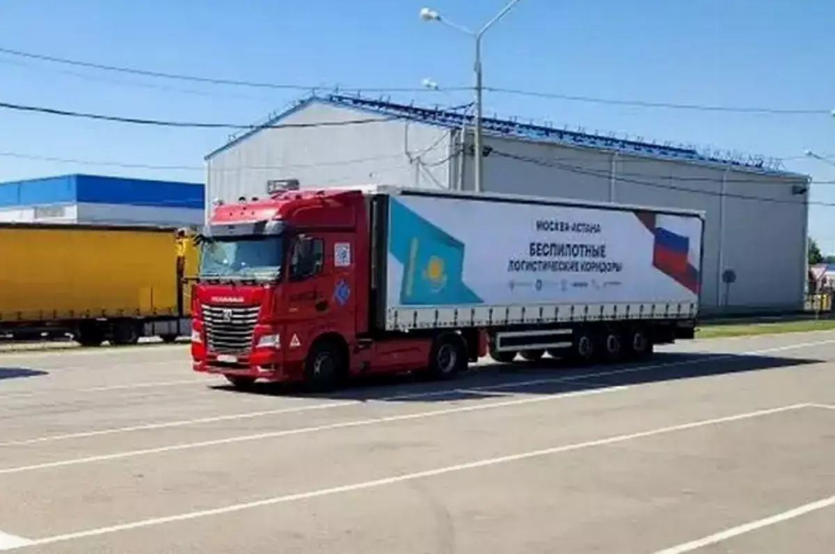 Фантастика на трассе: из Казахстана в Россию впервые приехали огромные фуры без водителей (видео) - новости на Lada.kz 28.05.2026