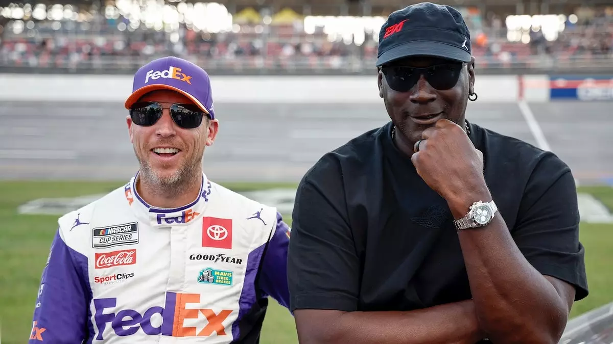 Член команды NASCAR отстранён после ареста за предполагаемый наезд на человека на гольф-каре на автодроме Шарлотт Мотор Спидвей.