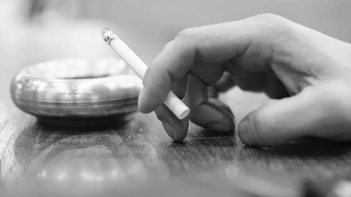 Алматы базарларында сатылған арзан темекіден қауіпті хлор мөлшері табылды