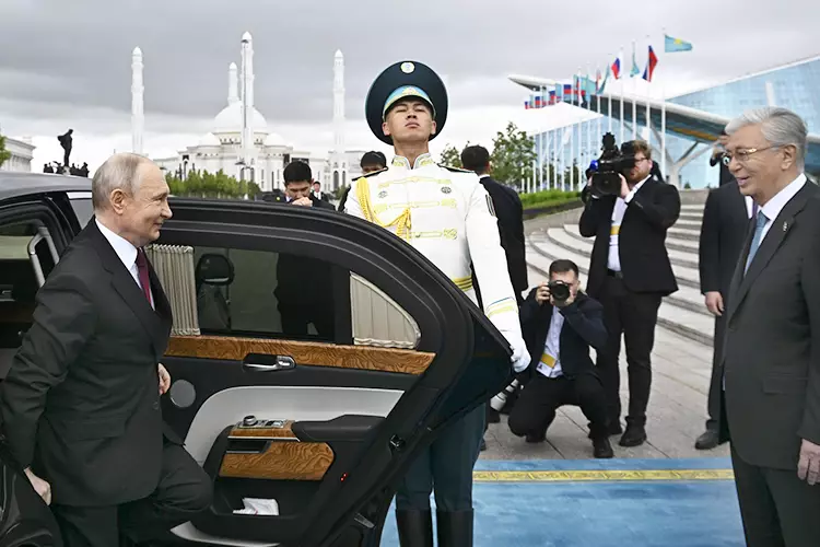 Касым-Жомарт Токаев заявил об искренней заинтересованности Казахстана в конечном успехе России и достигнутых договоренностях на переговорах.