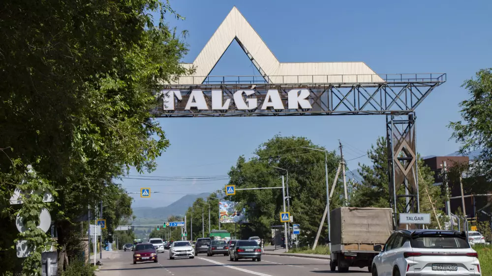 Жарты ғұмырың кептелісте: Талғарда тұрып, Алматыда жұмыс істейтіндердің күні қалай өтеді?