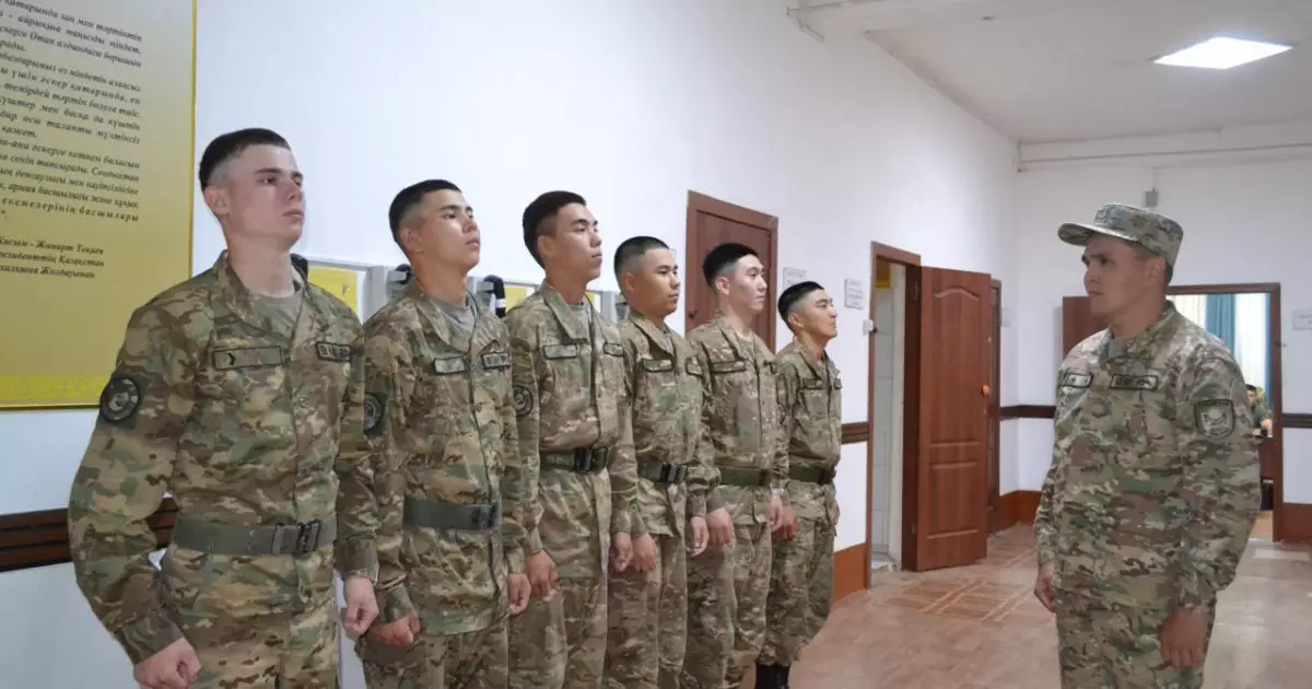  Атыраулық кәсіби футболшы Ұлттық ұланда қызмет етеді 