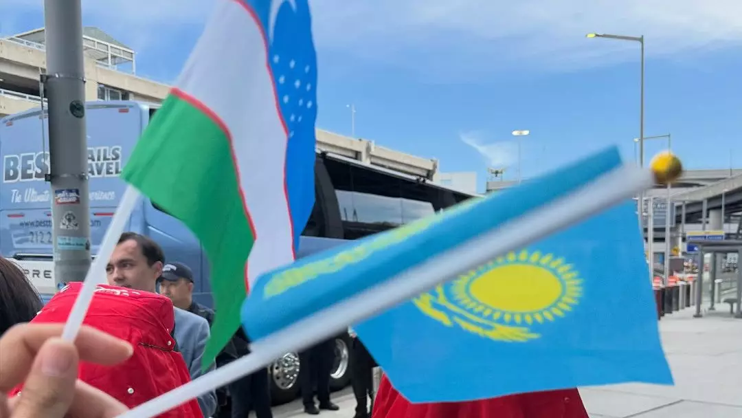 Казахстанцы встретили сборную Узбекистана в США