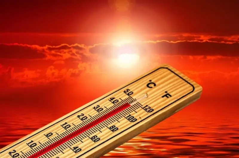 Конец весны принесет Казахстану ливни, град и жару до +40