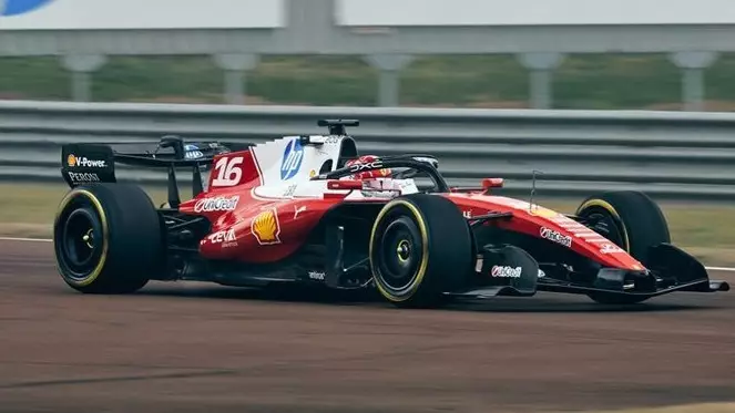 Ferrari жанкүйерлерді «суперфанға» айналдыру үшін ЖИ-ді іске қосты