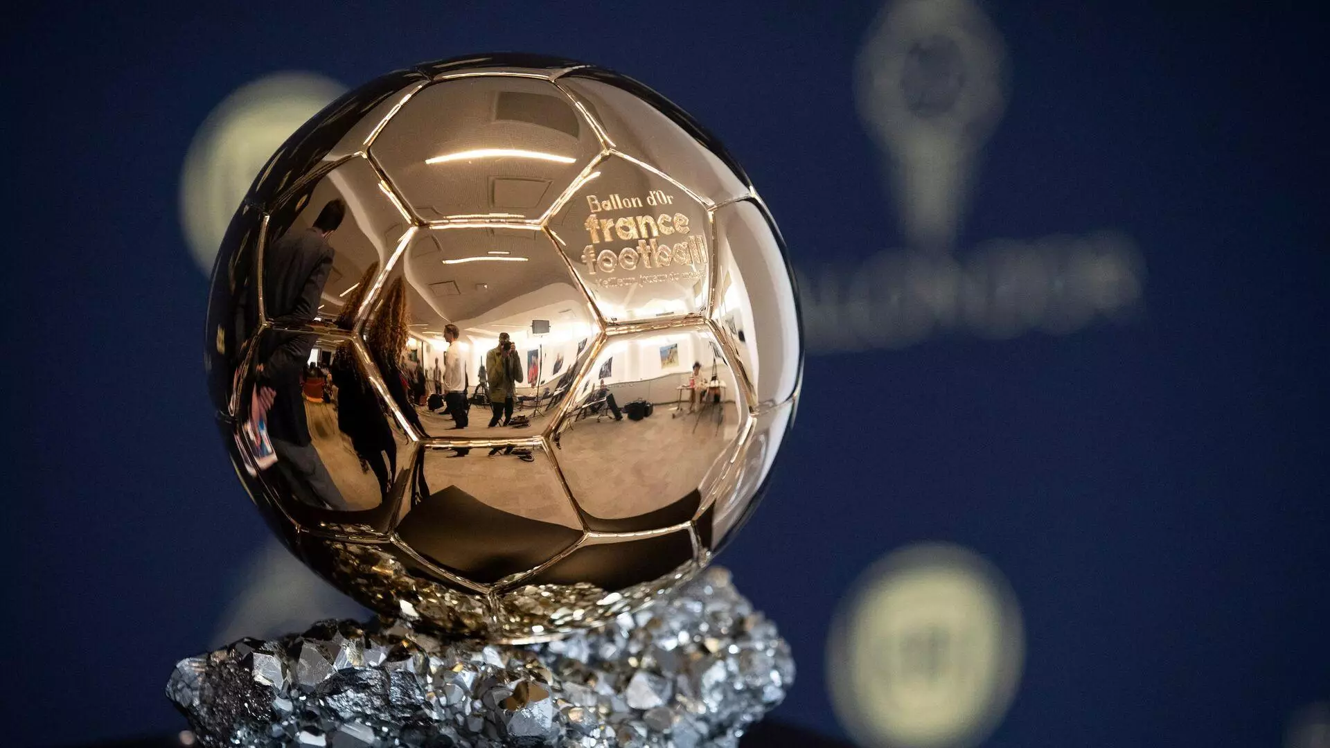 УЕФА и France Football приняли историческое решение по «Золотому мячу»