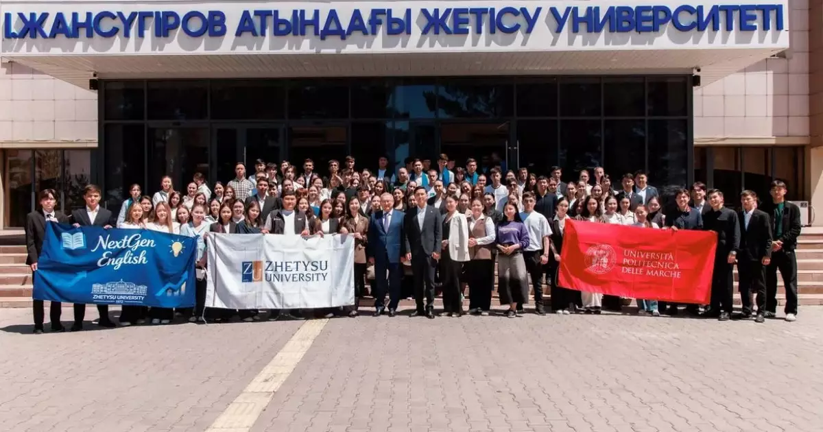   Жетісу облысының әкімі жастармен қоғам құндылықтары туралы пікір алмасты   