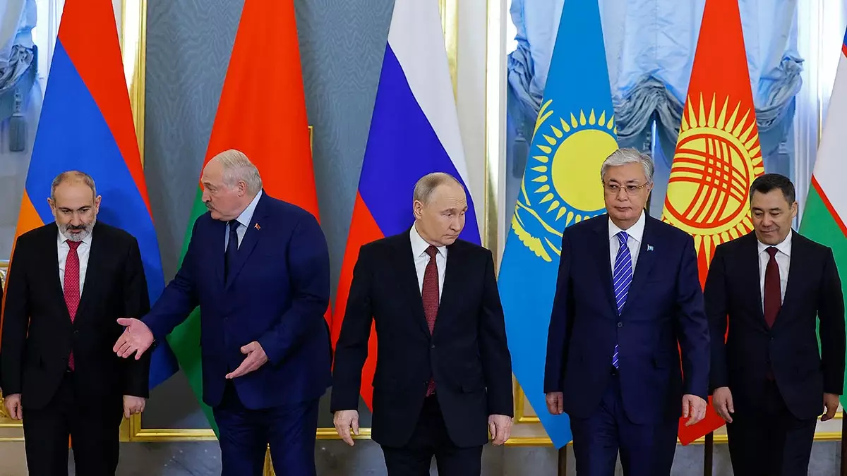 ЕАЭО елдерінің басшылары Арменияны сыртқы саясат бағытын айқындау үшін референдум өткізуге шақырды