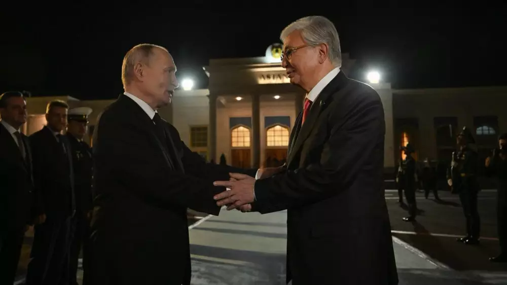 Токаев проводил Путина в аэропорту Астаны