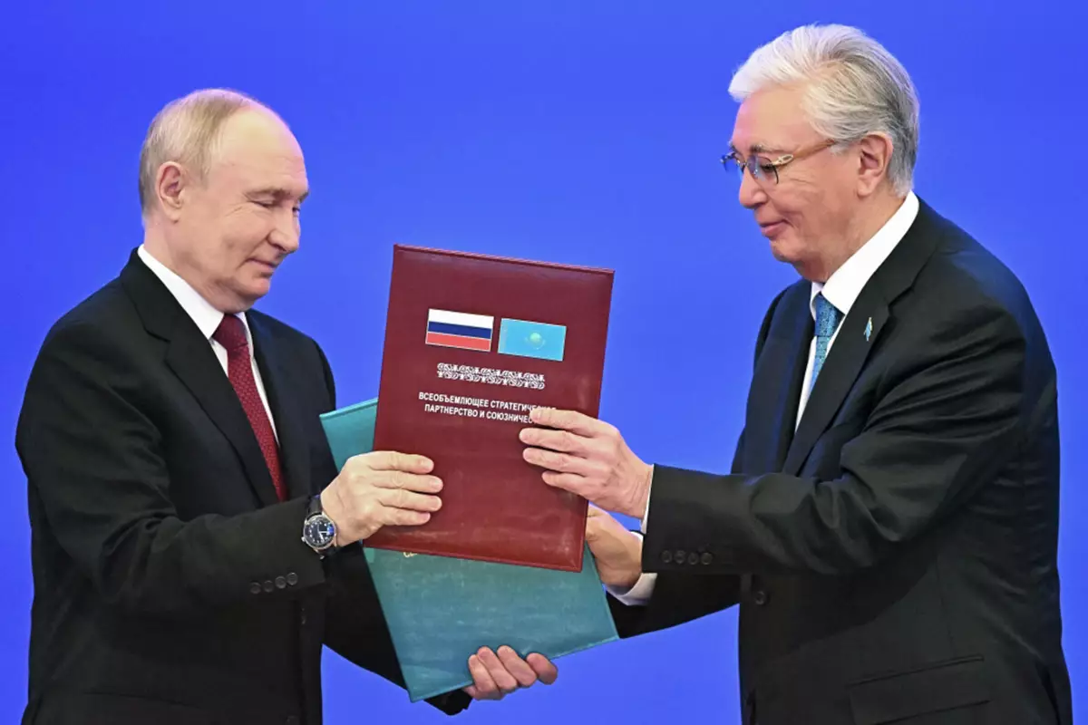 Владимир Путин завершил трехдневный государственный визит в Казахстан, оценив стратегическое партнерство между странами как образцовое.