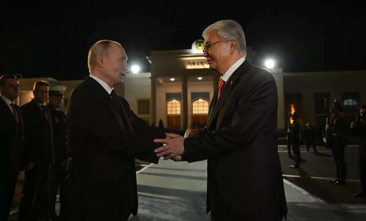 Токаев проводил Путина в аэропорту Астаны