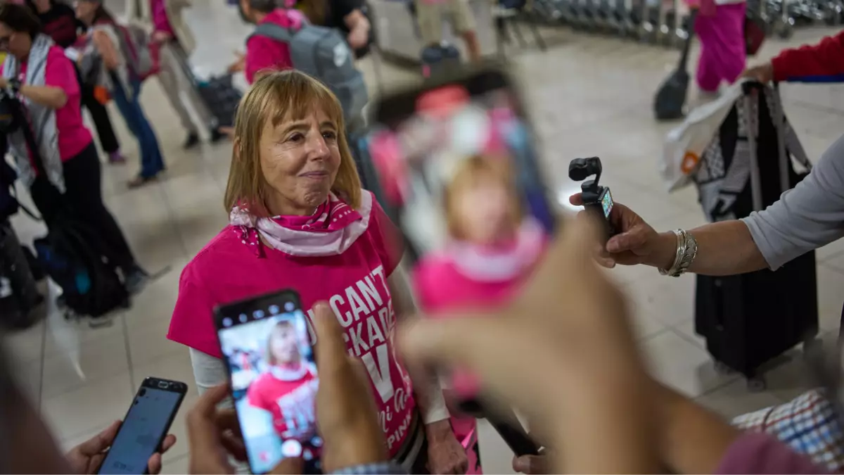 Медса Бенджамин из CodePink подтверждает получение «серьёзного» запроса от Министерства финансов США по поводу поездки на Кубу.