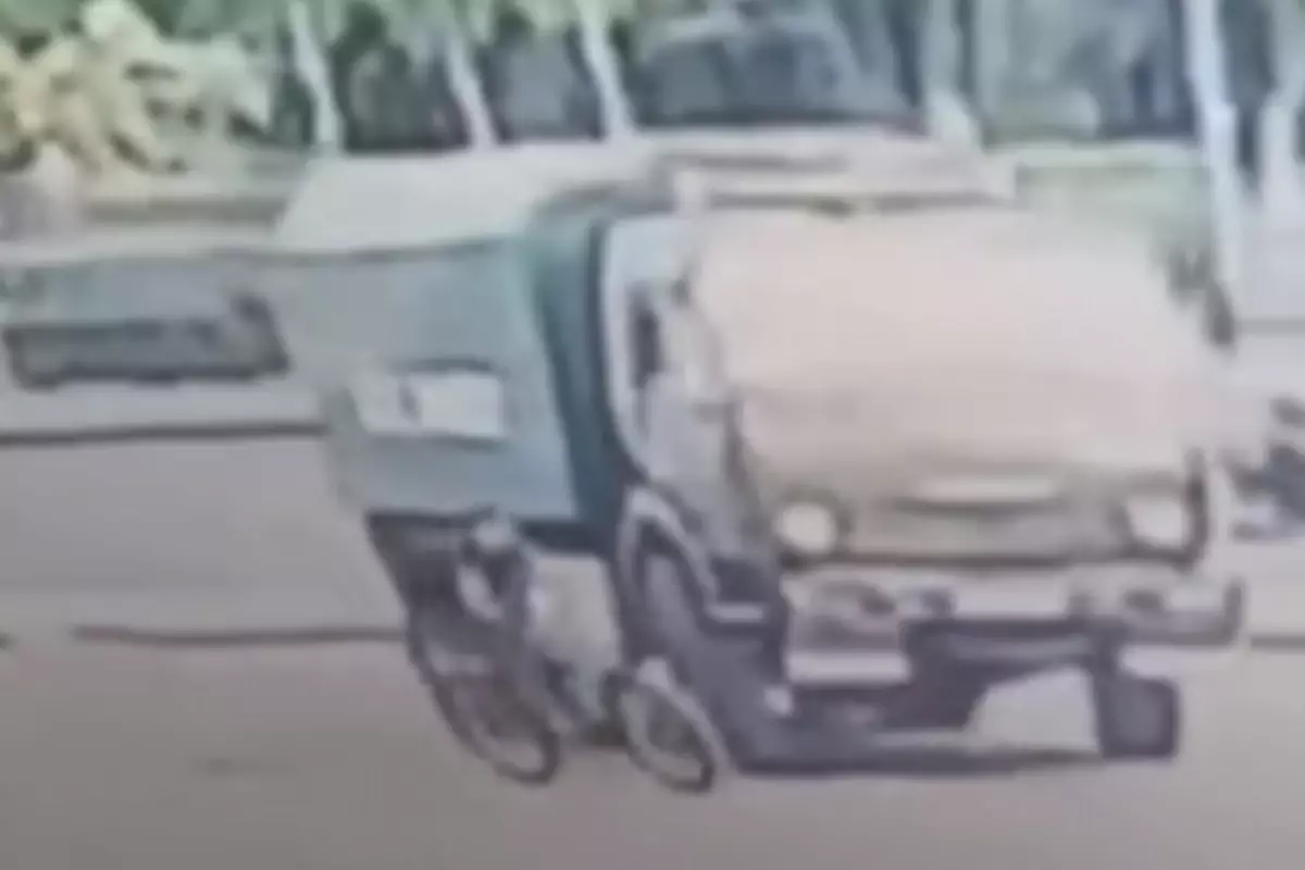 В Астане грузовик снова сбил ребенка на велосипеде