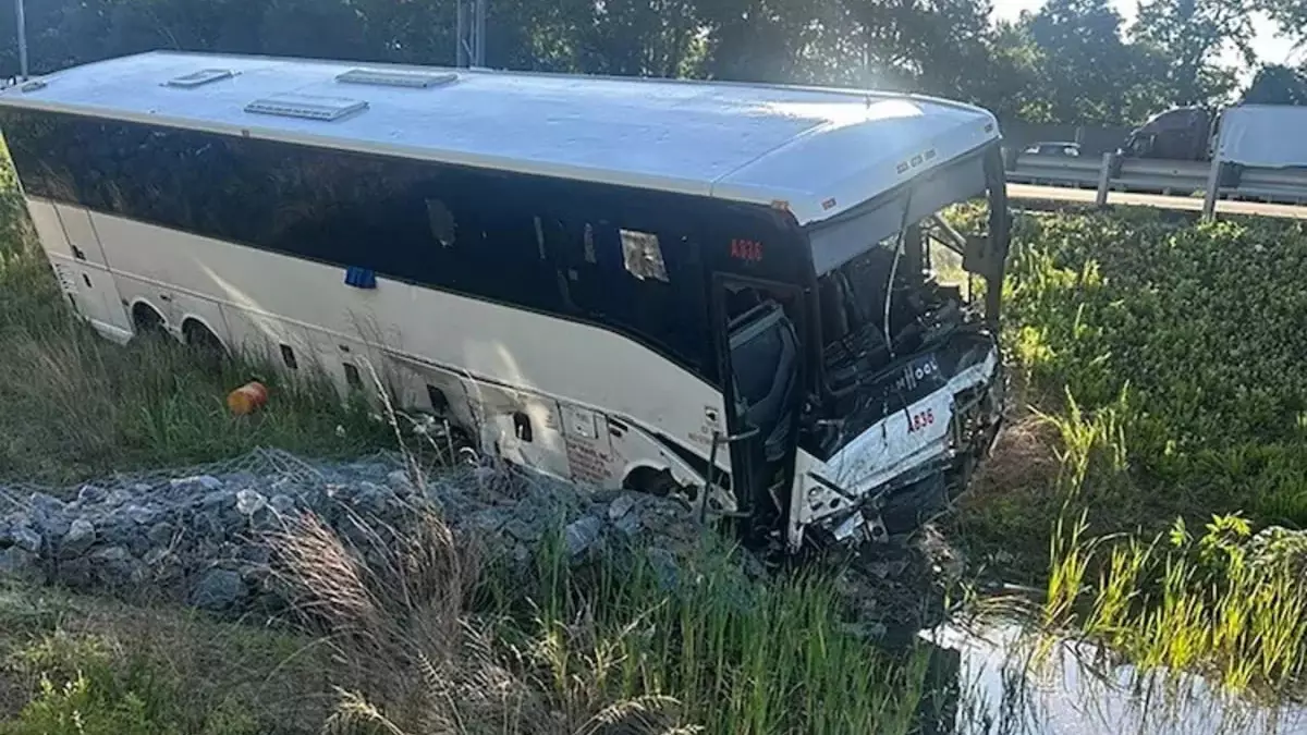 Пять человек погибли в крупном ДТП с автобусом в Вирджинии