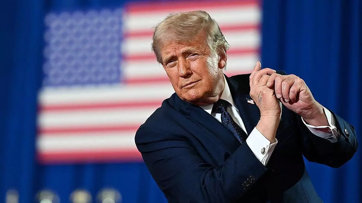 Қолы көгеріп, аяғы іскен: Дәрігерлер Трамптың денсаулығы туралы айтты