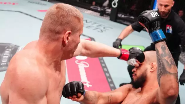 Бой на турнире UFC завершился быстрым нокаутом