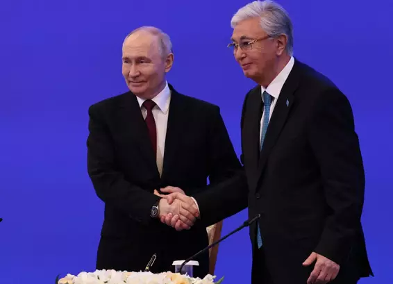 Владимир Путин поблагодарил президента Казахстана за поддержку русского языка в республике.
