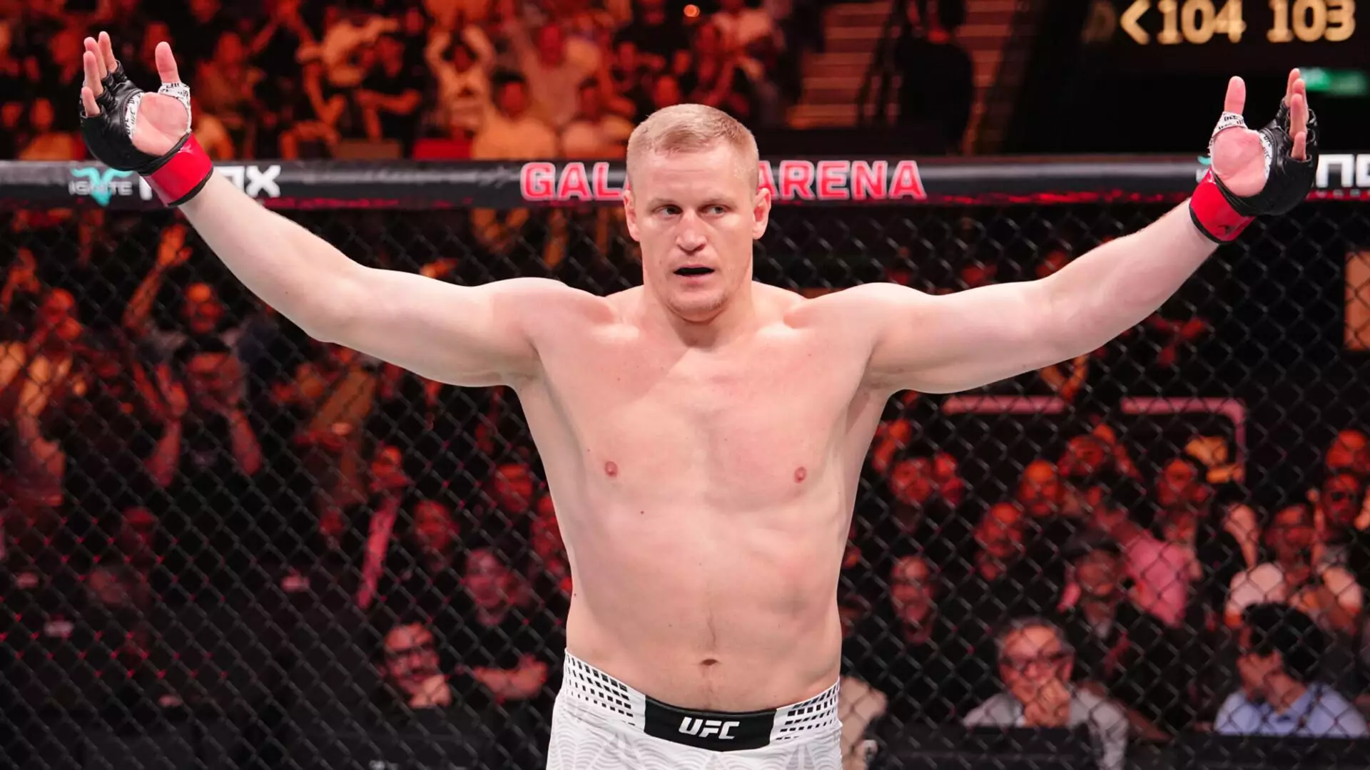 Сергей Павлович за 39 секунд уничтожил Тейшейру на UFC в Макао