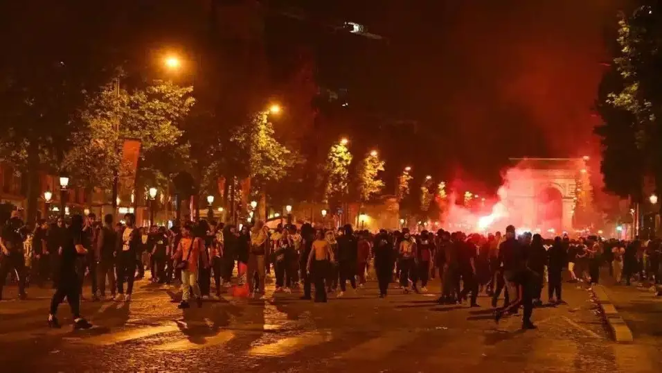Пари Сен-Жермен жеңісінен кейін Францияда 416 адам ұсталды