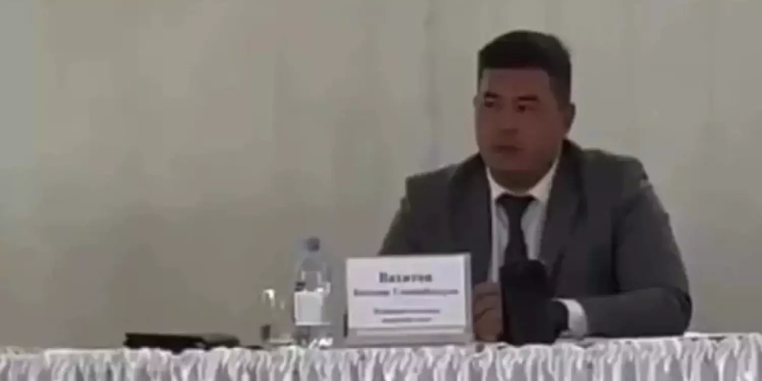 “Дәрігер де, жедел жәрдем де жоқ”: Атырауда ауыл халқы әкімнің қызметтен кетуін талап етуде