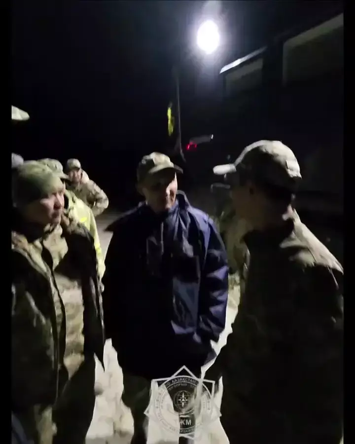 Маңғыстауда құтқарушылар Ұлыбританиядан келген туристерді құмнан шығарып алды