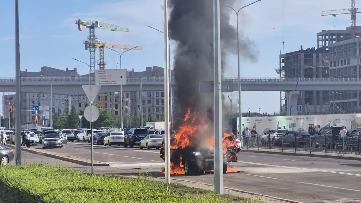 В Астане прогремел взрыв автомобиля: есть пострадавшие