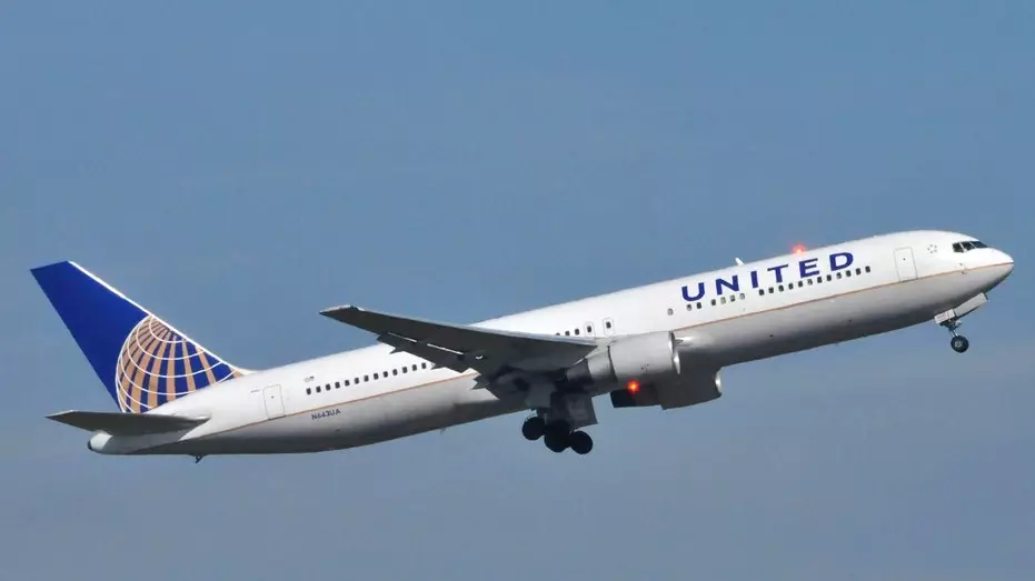 Рейс United Airlines вернулся в воздухе из-за того, что название Bluetooth-устройства вызвало панику службы безопасности.