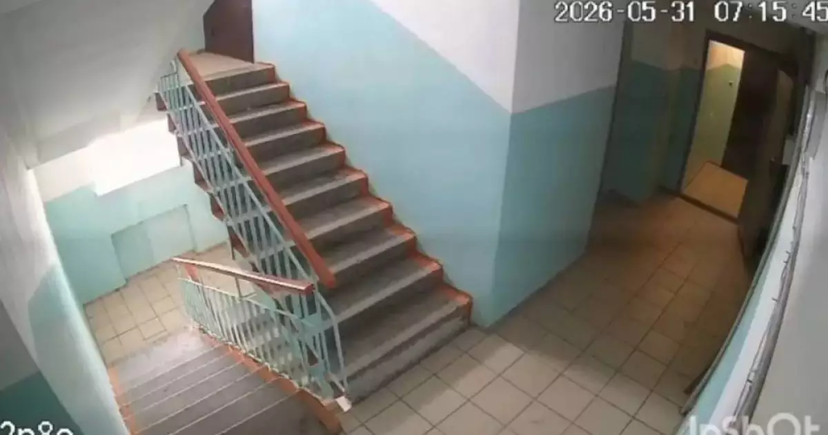  В Павлодаре мужчина облил дверь квартиры бензином (ВИДЕО) 