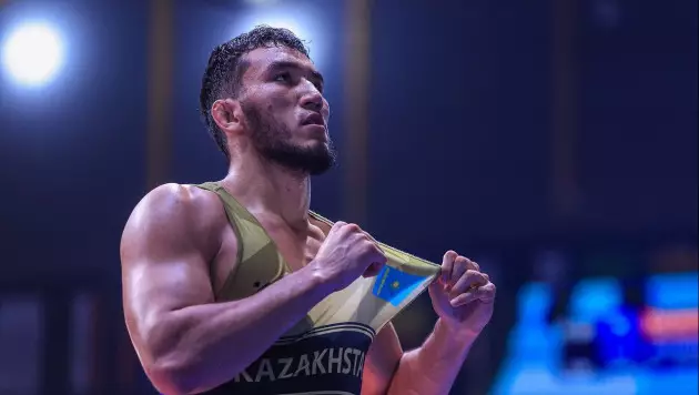 UWW "наградил" Ризабека Айтмухана за золото чемпионата Азии