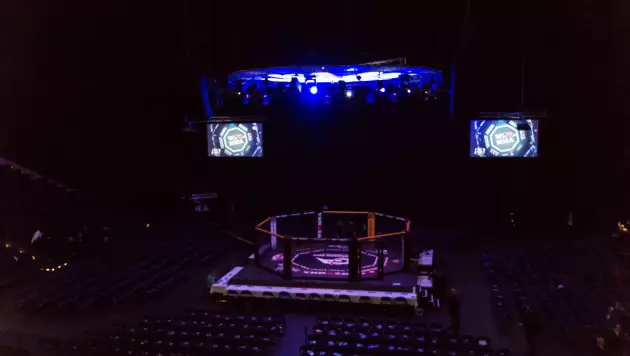 Махачеву "записали" поражение от Топурии в UFC