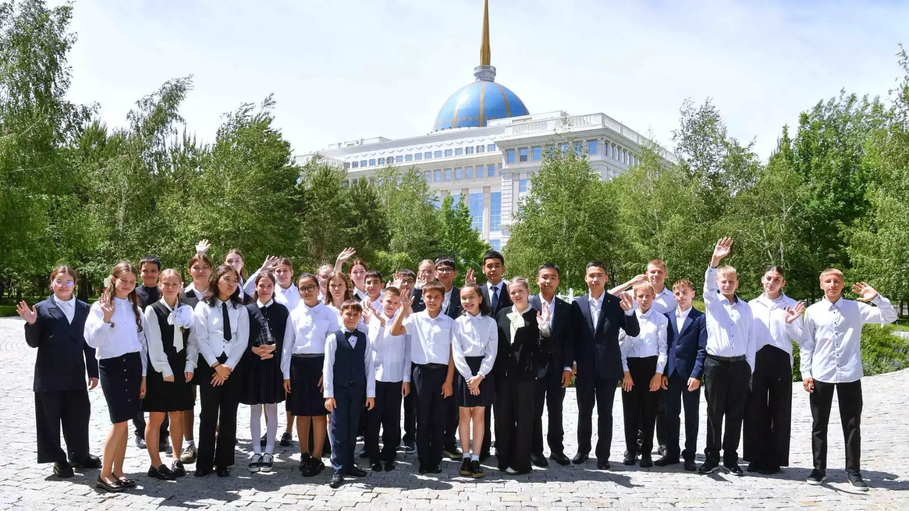 Халықаралық балаларды қорғау күні: Еліміздің әр өңірінен келген дарынды оқушылар Ақорданы аралады 