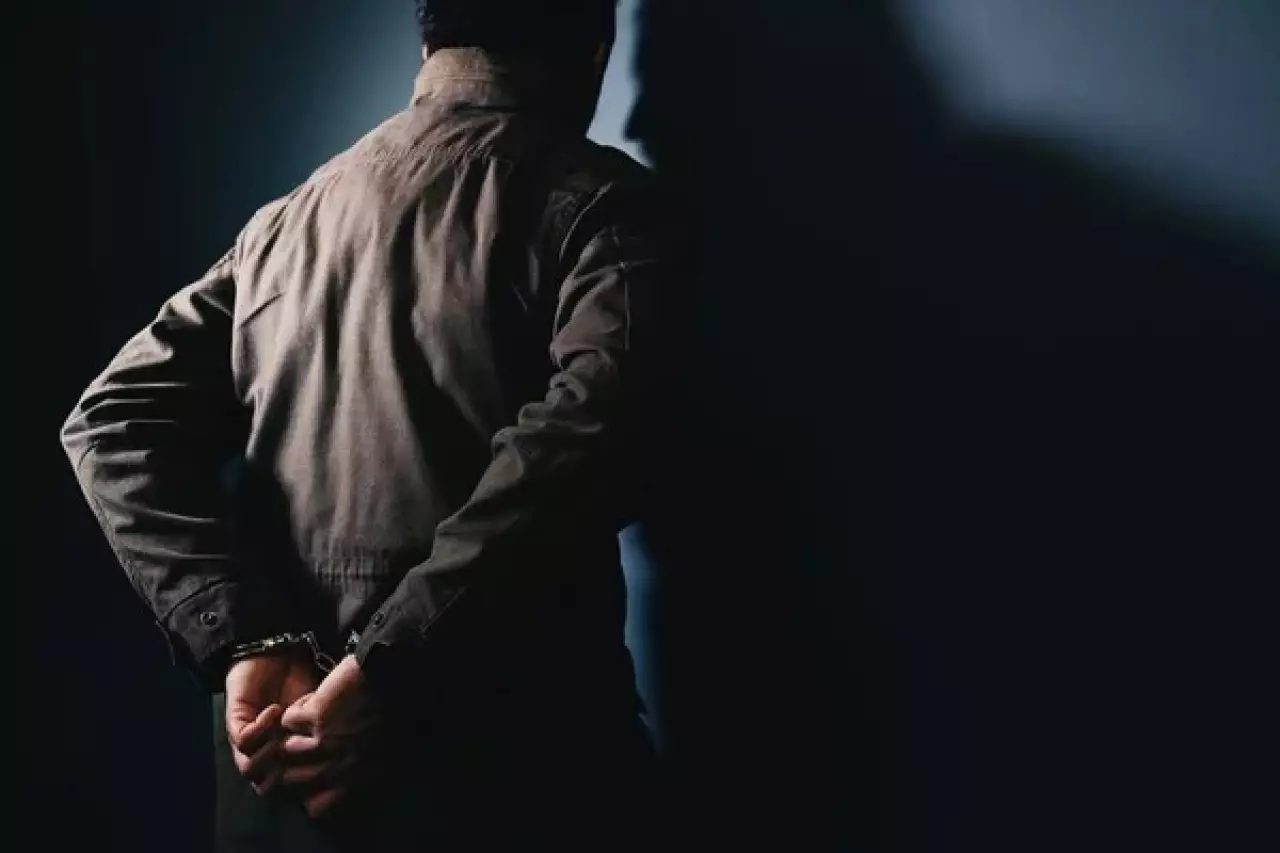 20 жыл қашып жүрген қылмыскер Қазақстанға экстрадицияланды