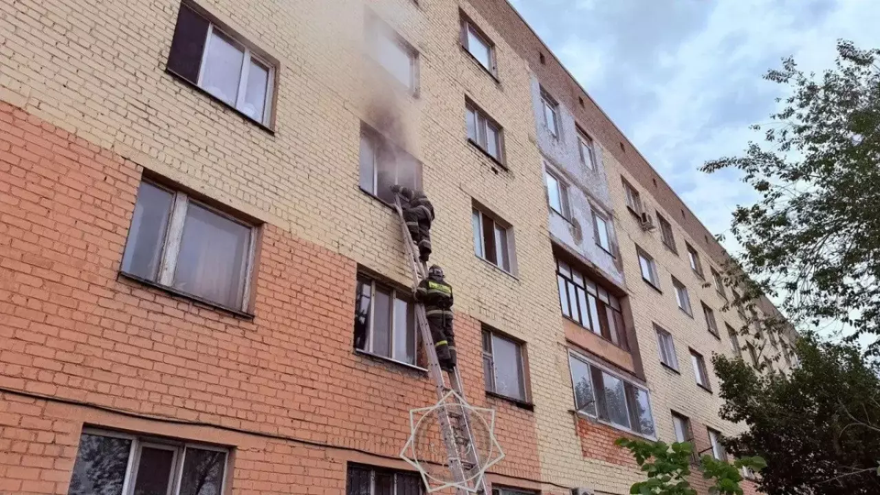 Астанада жатақхана өртенді  