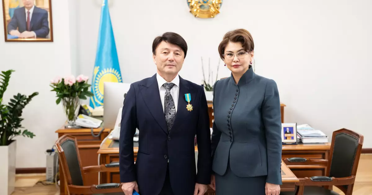  Қанат Айтбаев «Парасат» орденімен марапатталды 