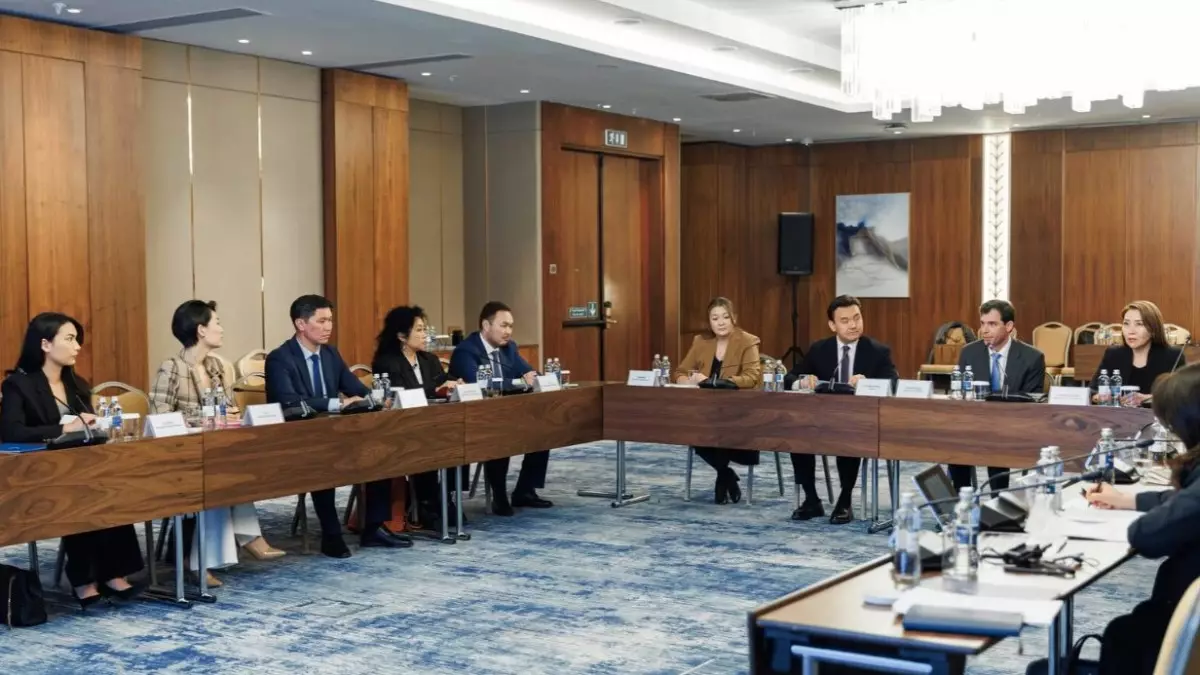 Минюст зарегистрировал политическую партию "Әділет"