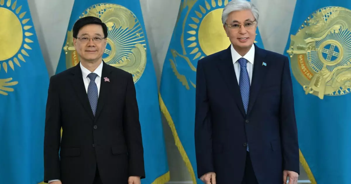  Президент Гонконг Арнаулы әкімшілік ауданы Әкімшілігінің басшысы Джон Лимен кездесті 