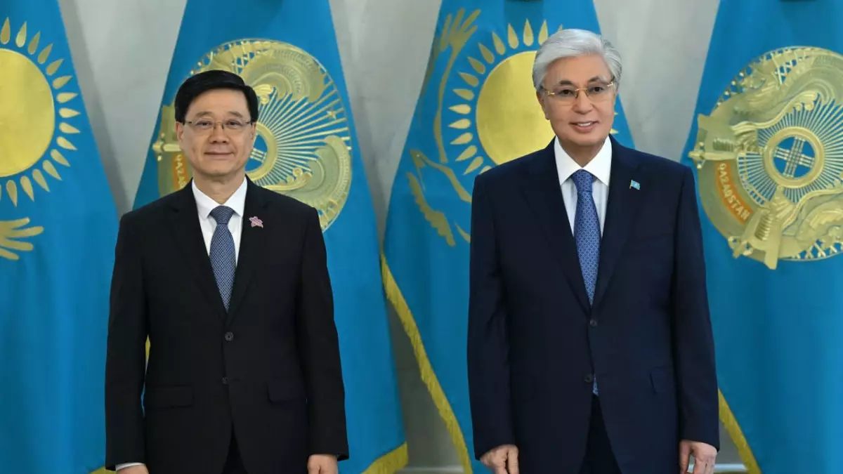 75 кәсіпкер келді: Тоқаев Гонконг әкімшілігінің басшысымен кездесті