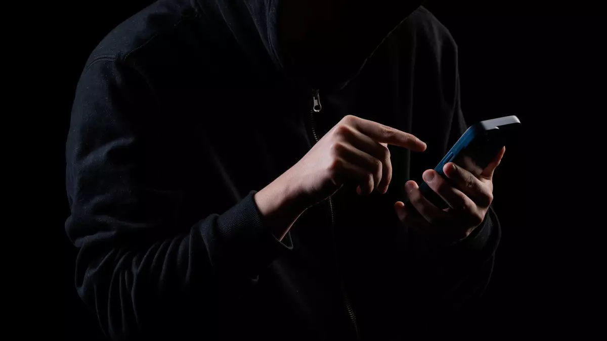 Мошенники обещают увеличить пенсию и просят SMS-код