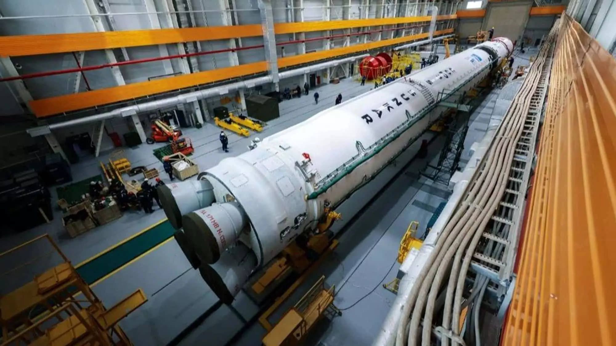 Казахстан планирует создать земной аналог лунной базы для осуществления пилотируемых полетов с помощью новой ракеты «Союз-5».